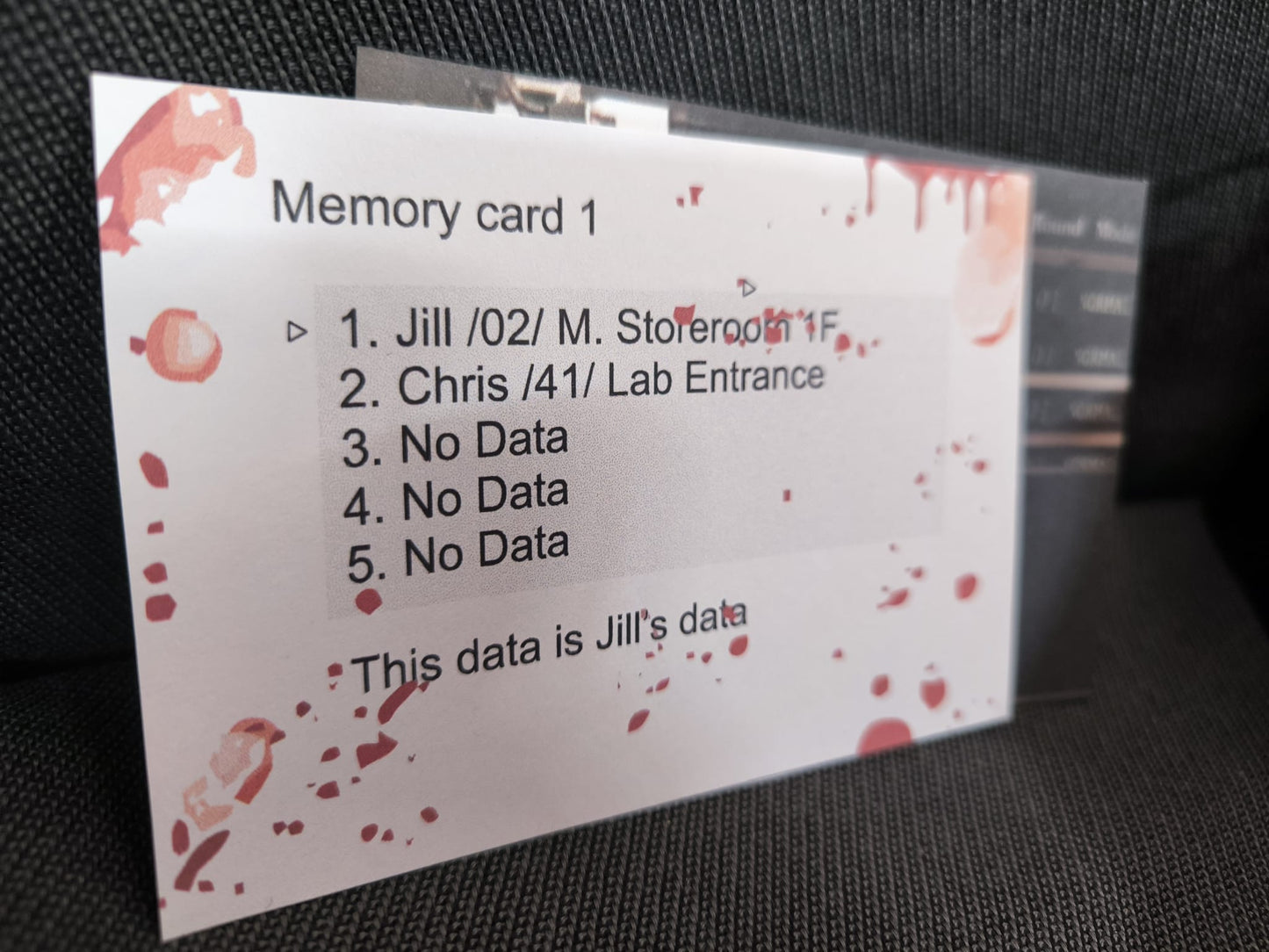 Máquina de escribir Resident Evil con música de sala de guardado y movimiento