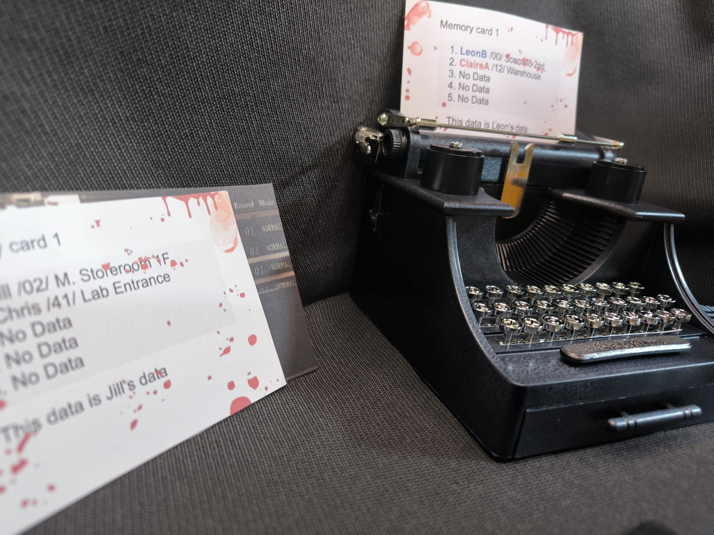 Máquina de escribir Resident Evil con música de sala de guardado y movimiento